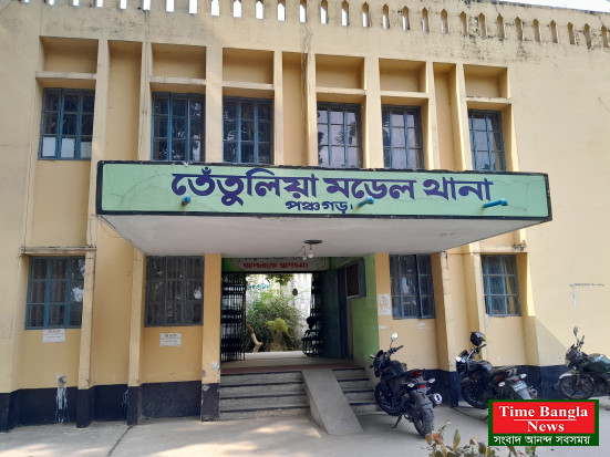 তেঁতুলিয়ায় পুলিশের জুয়া বিরোধী অভিযানে দুই জুয়াড়িকে ছেড়ে দেওয়ার অভিযোগ